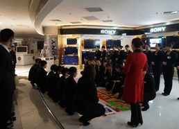 先天下5F精品家電廣場全員崗位技能大練兵之服務(wù)禮儀與展覽服務(wù)